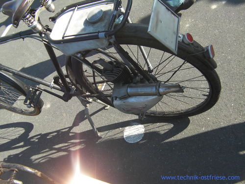 echtes Fahrrad mit Hilfsmotor | Heckantrieb
