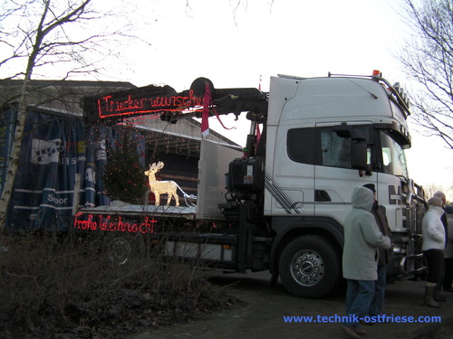 Trucker wünschen frohe Weihnacht
